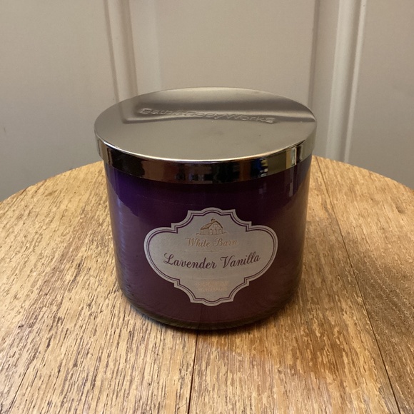 14.5oz  3 wick White Barn  Lavender Vanilla Bath & Body Works Candle - Picture 1 of 6